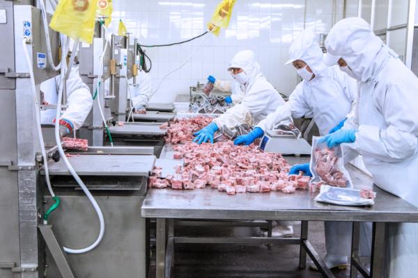 复合磷酸盐的用量，在大部分肉制品中的配比为2:2:1