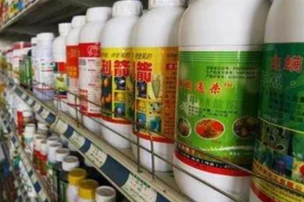 使用常见农药要注意什么，石硫合剂不能在桃、李等植物的生长季节或花果期使用