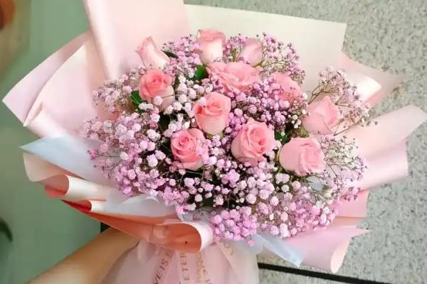 橙色玫瑰花代表的含义是什么，寓意沉默的爱、温暖等