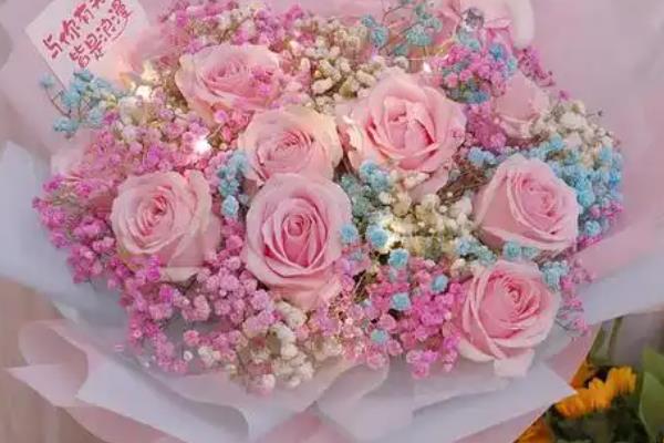 橙色玫瑰花代表的含义是什么，寓意沉默的爱、温暖等