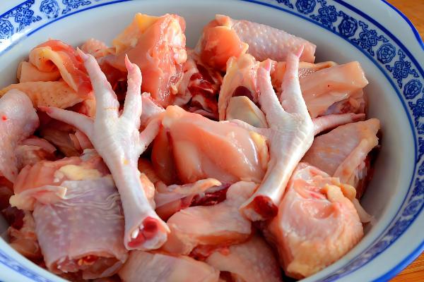 火鸡和普通鸡有什么区别，品种、口感、外观都不同