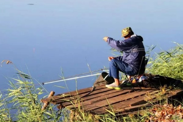春天是钓深水还是浅水,需根据温度和鱼情决定