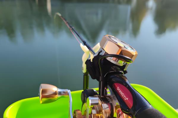 重铅筏钓与微铅筏钓的区别，使用频率、操作难度等方面不同