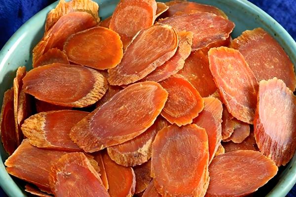 人参的种类，常见的有生晒参、野山参等