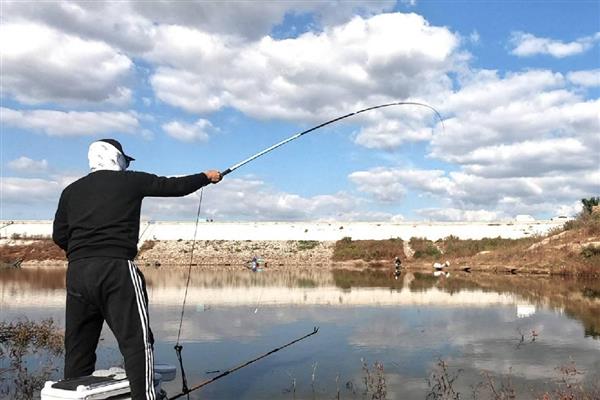 冬天怎么钓水库的鱼,晴天的中午垂钓为佳