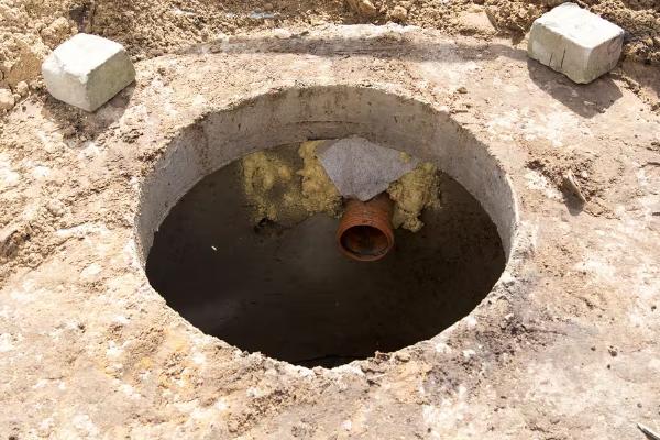 农村怎么建沼气池，选择在无地下浸水的地方建造