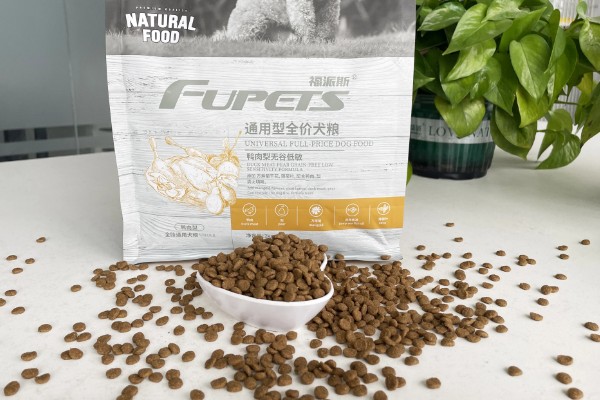 挑选狗粮的注意事项，首先要注意狗粮成分
