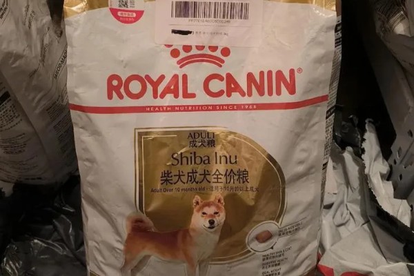 挑选狗粮的注意事项，首先要注意狗粮成分