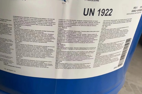 蛾蚋幼虫怎么彻底灭杀，将杀虫剂兑水稀释再倒入下水道