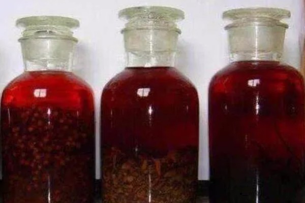 捕黄鳝饵料配方,主要有以下2种配方