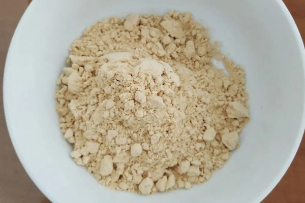 捕黄鳝饵料配方,主要有以下2种配方