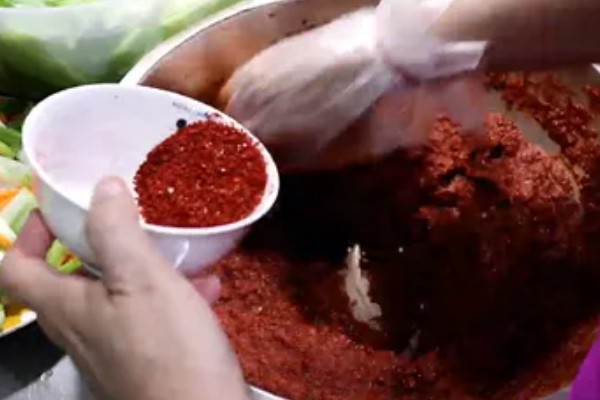 捕黄鳝饵料配方,主要有以下2种配方