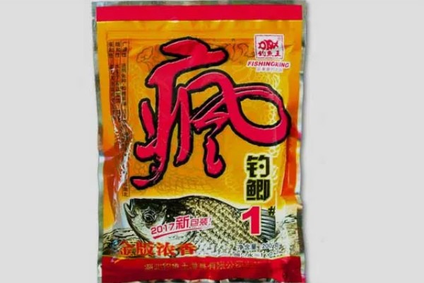 军鱼吃什么，主要吃藻类及植物的枝叶、根茎等