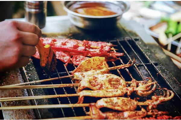 小本创业致富项目有哪些，推荐自媒体运营、个性手机壳等