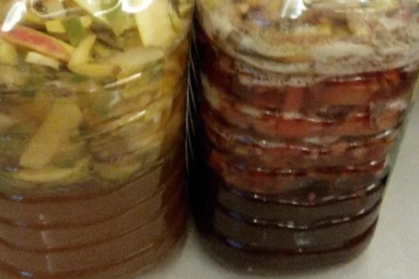 苹果皮泡水多长时间才能浇花，密封发酵一周即可使用