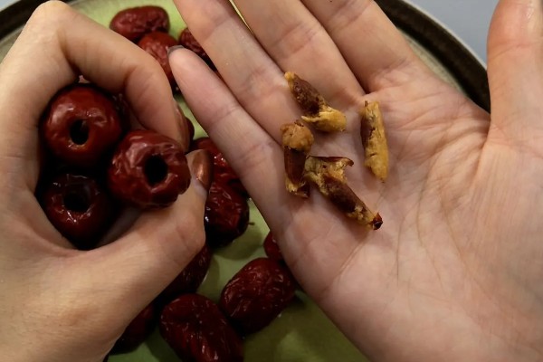 红枣的盆栽方法，需提供湿润的生长环境