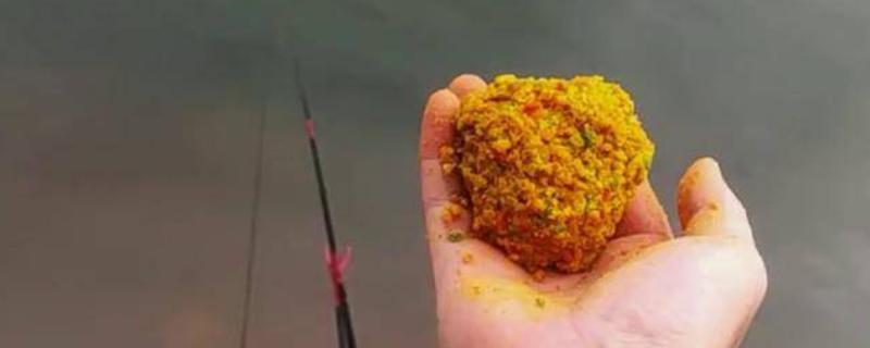 3月份钓鲫鱼用什么窝料最好，使用腥味的窝料效果最好