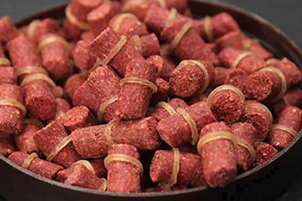 3月份钓鲫鱼用什么窝料最好，使用腥味的窝料效果最好