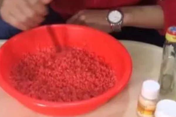 3月份钓鲫鱼用什么窝料最好，使用腥味的窝料效果最好