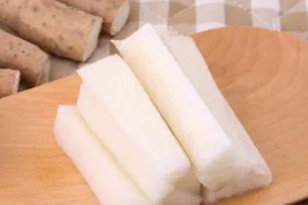 山药削皮后变黑的原因,接触空气后产生氧化反应