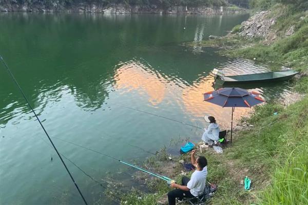 钓鱼的最佳时段，温度处于15-30℃时垂钓为佳