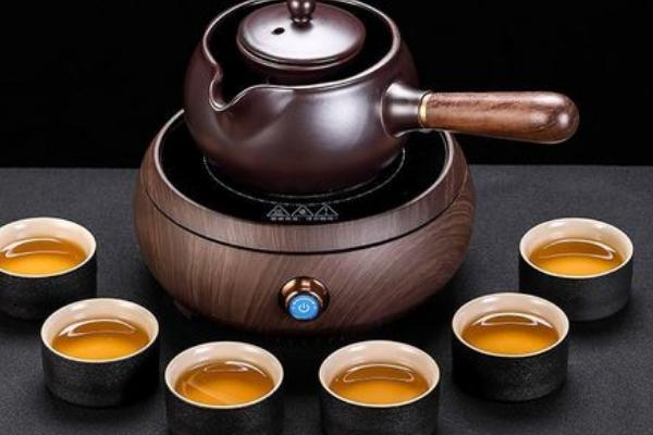 普洱茶生茶与熟茶的区别，外形和口感均不同