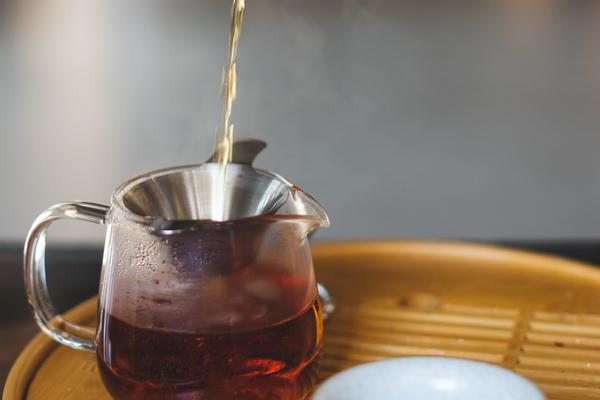 普洱茶生茶与熟茶的区别，外形和口感均不同