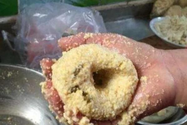 野钓鲫鱼适合用什么饵料，高温季节适合选择麦粒、玉米等素饵