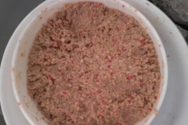 黄骨鱼吃哪些饲料，蛋白质含量要达到35-45%左右