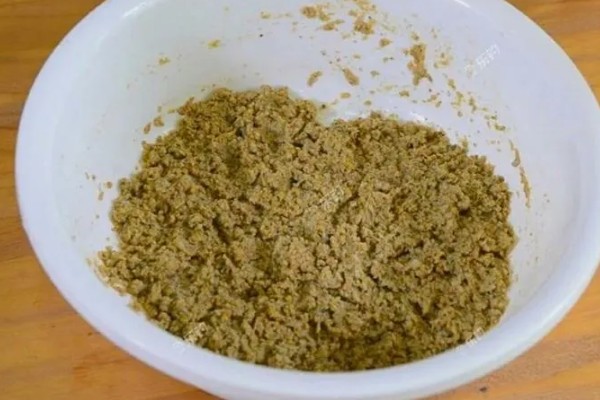 黄骨鱼吃哪些饲料，蛋白质含量要达到35-45%左右