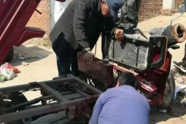 农机在高温下作业的注意事项，让水管保持畅通有利于冷却水的正常循环