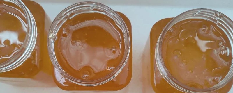 如何鉴别真假荆条蜜，真品一般呈浅琥珀色或琥珀色
