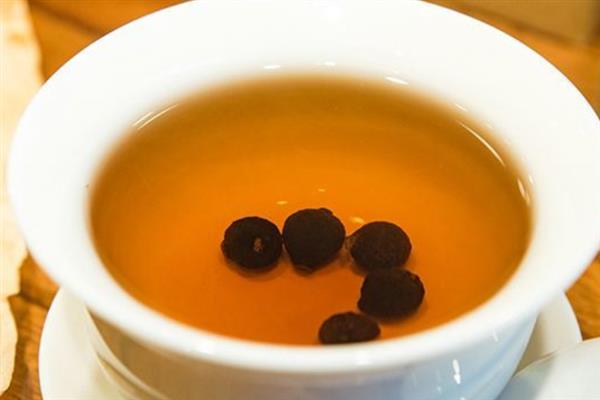 怎么泡小胎柑，可全部冲泡也可刺几个孔再泡