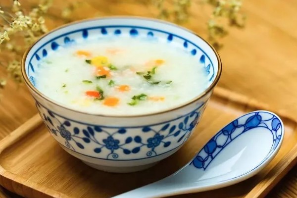 出伏吃什么传统食物，可多吃百合、玉竹、沙参等