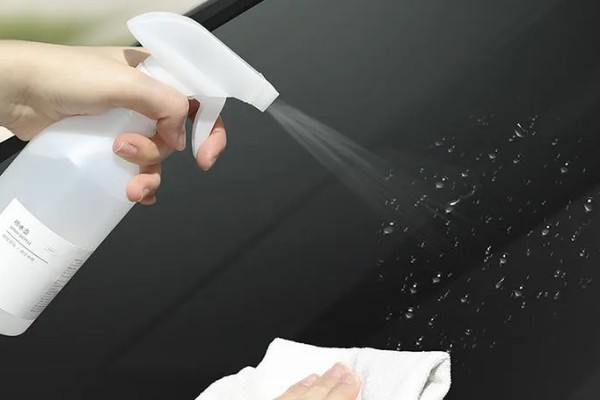 室内小飞虫如何根除，可以放粘虫板