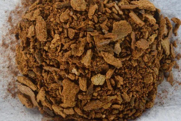 菜籽饼能直接撒在土里面作肥料吗，不能直接撒在土里做肥料
