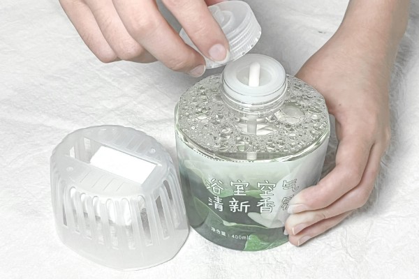 使用空气清新剂时的注意事项，夏季气温较高时不宜使用