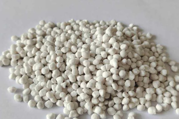 硫铵化肥的作用是什么，可以使作物的枝叶生长旺盛