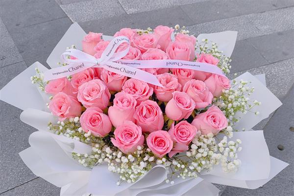 21朵粉玫瑰有什么花语,代表爱的宣言、甜蜜初恋等含义