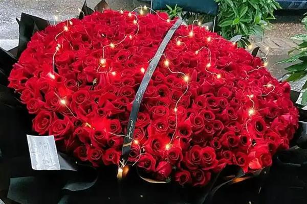 21朵粉玫瑰有什么花语,代表爱的宣言、甜蜜初恋等含义