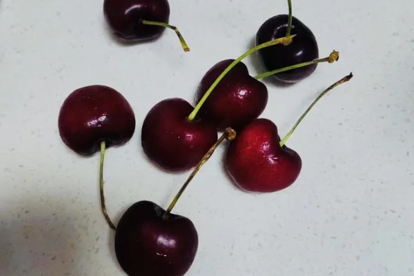 车厘子与樱桃有什么区别,外观、口感、成熟时间均不同