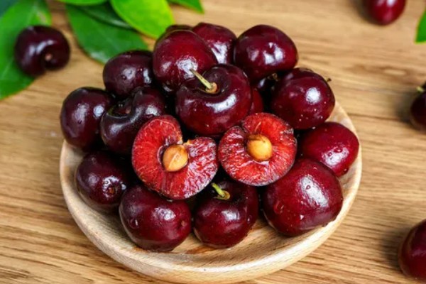 车厘子与樱桃有什么区别,外观、口感、成熟时间均不同