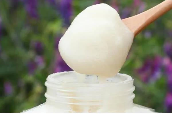 白色蜂蜜好还是透明蜂蜜好,二者各具优点难以比较