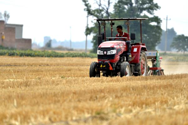传统农业与现代农业有什么区别，前者主要依靠人力、后者依靠现代科技