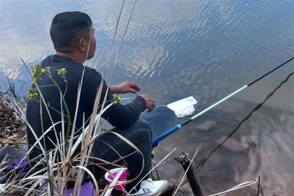 前打竿的简介，介于手竿和海竿之间