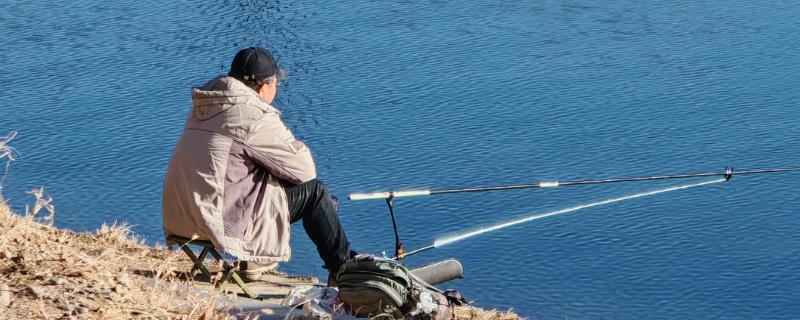 初冬能不能钓鲶鱼，适合在中午前后垂钓