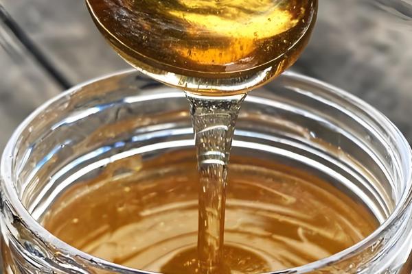 蜂蜜怎么划分种类,按酿制蜂种可分中蜂蜜、意蜂蜜等