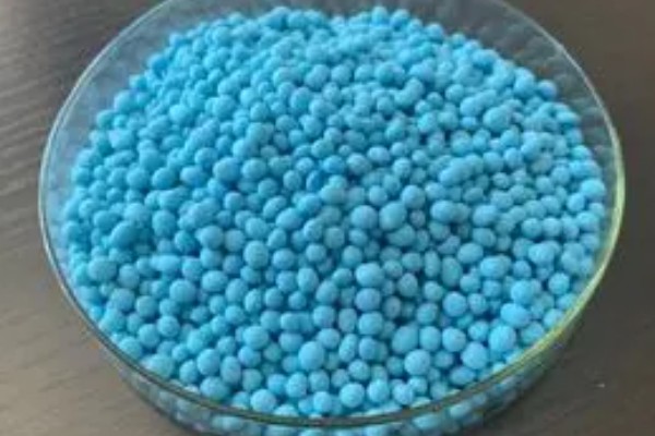 水溶性肥料是什么,指可以完全溶解在水里的肥料