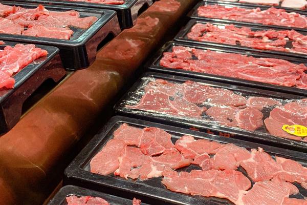 霍林郭勒市的特产,有科尔沁牛、内蒙古挂毯等