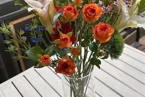 鲜花保鲜剂和营养液是不是相同的,前者主要用于切花、后者主要用于树干注射